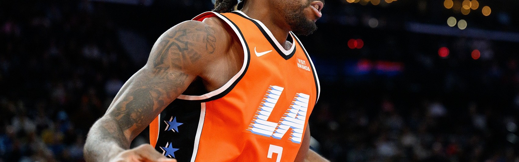 梦回FMVP那年！莱昂纳德半场砍下21分！连续18场砍20+生涯第2长！