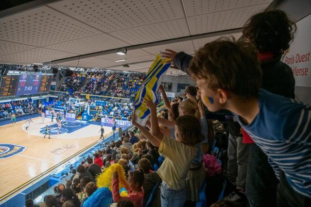 1665994451205087775.jpg merlin_214306749_f45581e4-0931-4083-a27d-f113886ea752-superJumbo.jpg